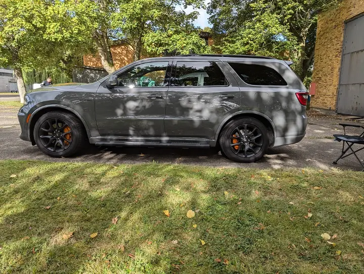 Dodge Durango — fotografía real de referencia 4