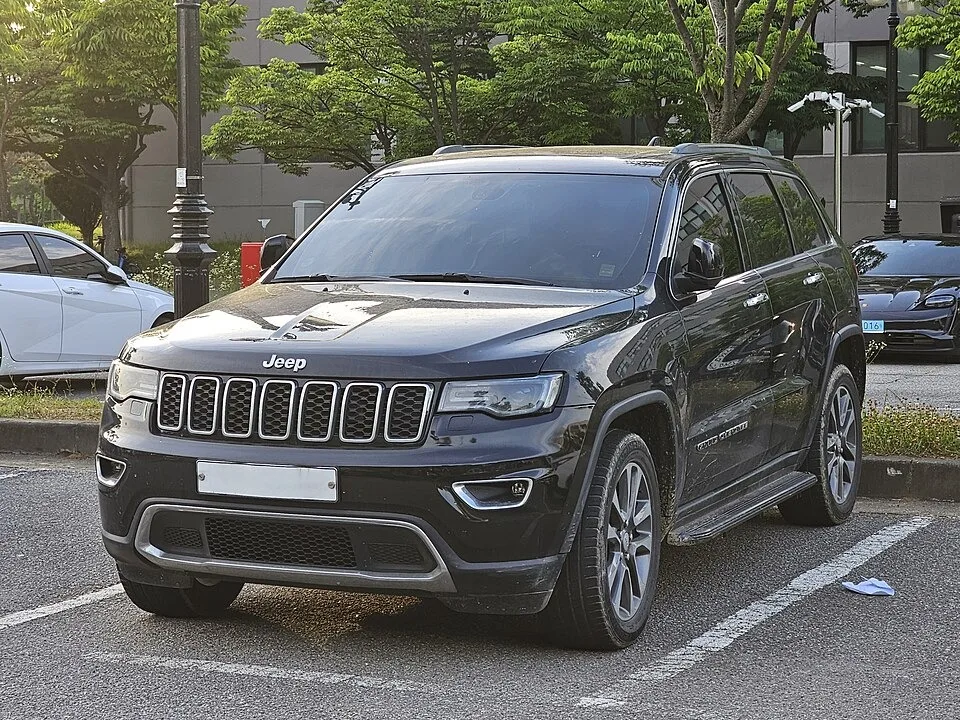 Jeep Grand Cherokee — fotografía real de referencia 1