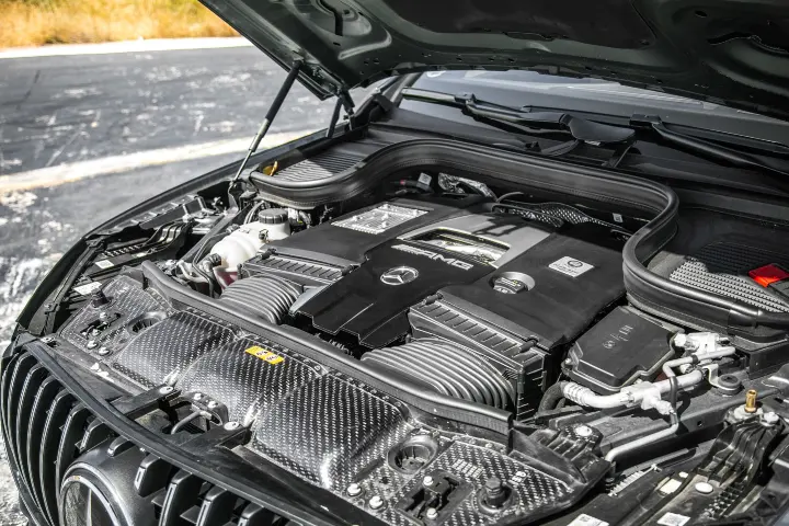 Mercedes-Benz GLE — motor V8 biturbo; fotografía real de referencia