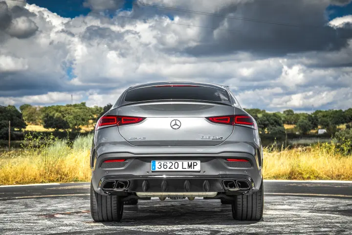 Mercedes-Benz GLE — vista posterior; fotografía real de referencia