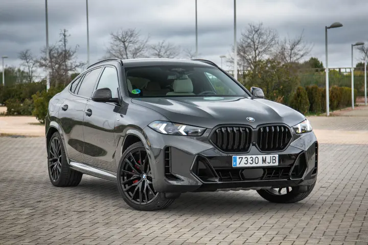 BMW X6 xDrive30d 2023 — fotografía real de la misma unidad de referencia