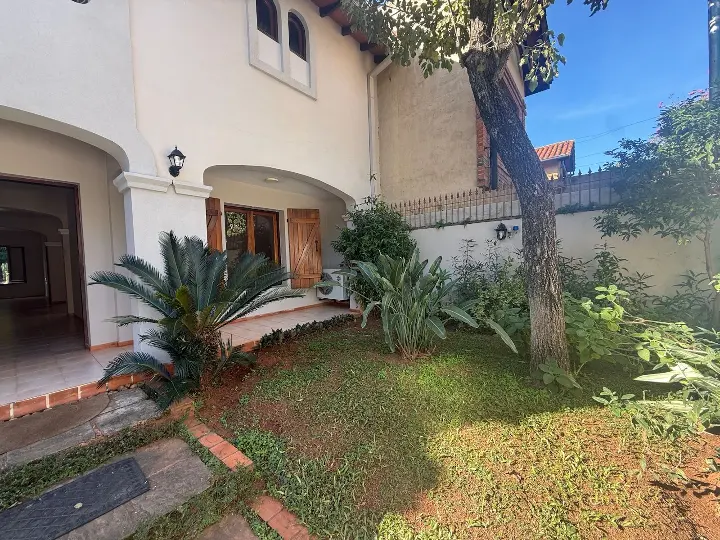 Casa con encanto en Ykua Sati