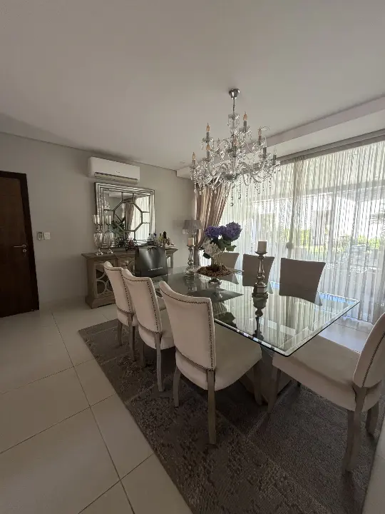 Hermosa casa en Barrio Herrera