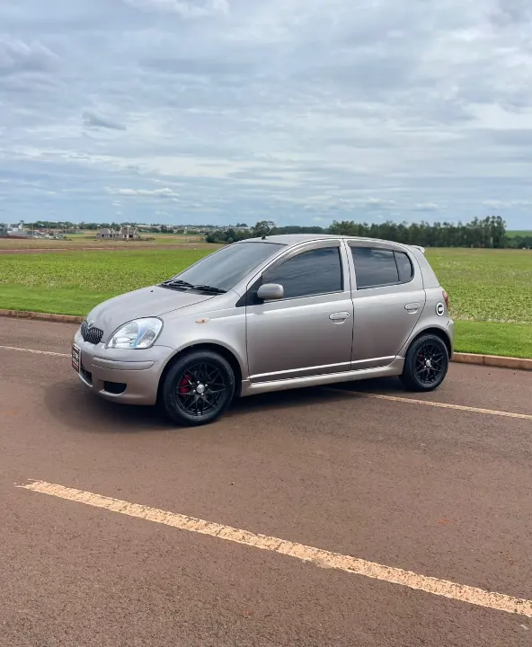 TOYOTA VITZ RS 2000
