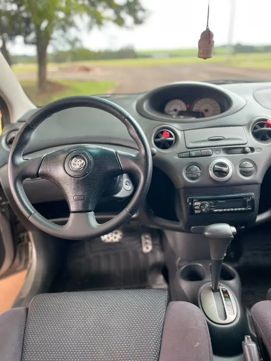 TOYOTA VITZ RS 2000