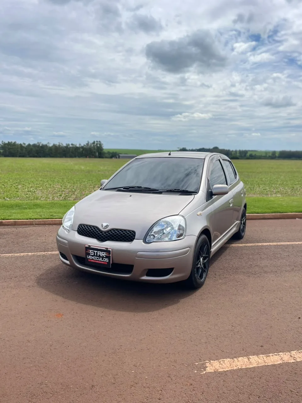 TOYOTA VITZ RS 2000
