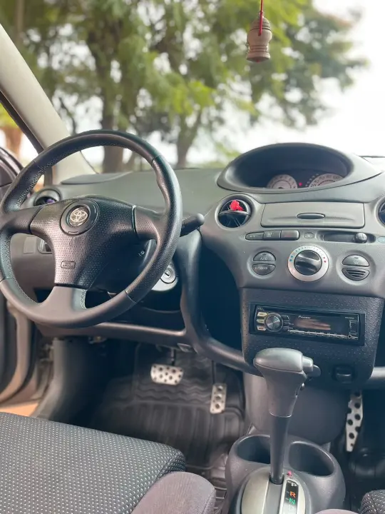 TOYOTA VITZ RS 2000